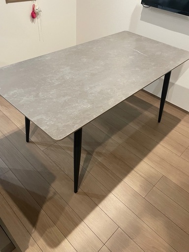 美品　セラミック天板　
ダイニングテーブル