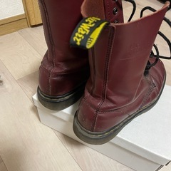 ドクターマーチン　8ホールブーツ　赤の画像