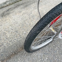 『ＳＡＬＥ　５０％』　折りたたみ自転車　２０インチ　6変速　カゴ　付き　赤　配達可能の画像