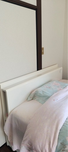 【美品】ダブルベッド＋マットレス付き 収納引き出し2個・コンセント付き
