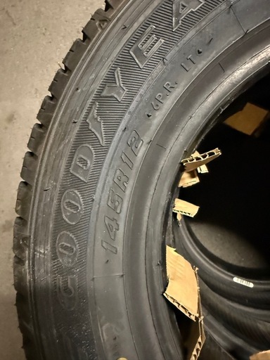 新品タイヤ、未使用、145R12