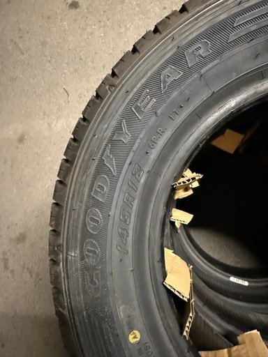新品タイヤ、未使用、145R12