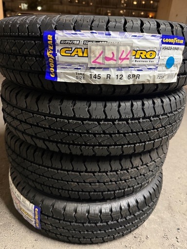 新品タイヤ、未使用、145R12