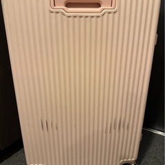 スーツケース ピンクの画像