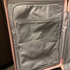 スーツケース ピンクの画像