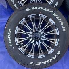 【ハイエース】３ヶ月前に12万円で購入。超山有りタイヤ&ホイールの4本セットの画像