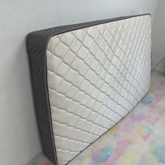 (比較的美品 だと思います)セミダブルマットレス　 の画像