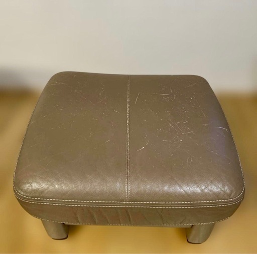 カリモク家具　オットマン　グレージュ　本革レザー