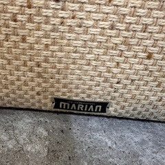 リビングルーム  のソファとテーブルの画像