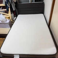 セミダブルとマットレス(硬め)の画像