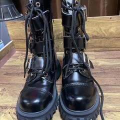 ワンピースコート・ブーツ・スカーフの画像