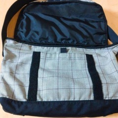 ポーターのメッセンジャーバックの画像