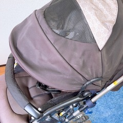 アップリカ　
ベビーカーの画像