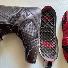 SALOMON スノボブーツの画像