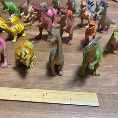 恐竜セット（22体プラス小恐竜30体）の画像