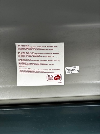 ルーフボックス
