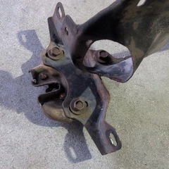 キャデラック  フリートウッド ブロアム 〜92 ステー＆ボンネットキャッチの画像