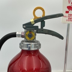 ⑤業務用消火器 2021年製 有効期限2031年 防災用品　消化器スタンドの画像
