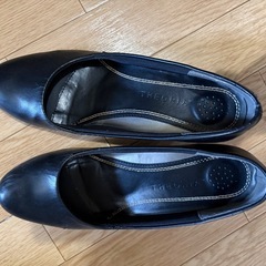 サンダルとパンプスの画像