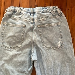 ダメージジーンズの画像