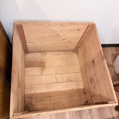 大きめの木箱の画像