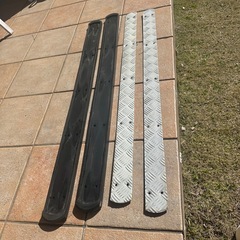 ディフェンダー110 Tdci サイドステップアルミ サイドステップマット 縞鋼板柄 左右セット アルミ 左右の画像