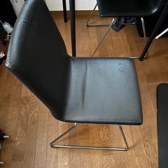 2人用ダイニングテーブル、イスの画像