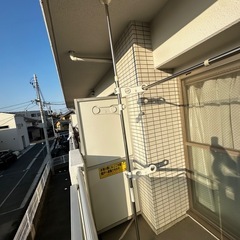 ※3/22処分　値下げ交渉可　突っ張り式物干し　ベランダ用 ステンレス　物干し竿２本付きの画像