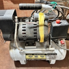 オイルレスコンプレッサーの画像