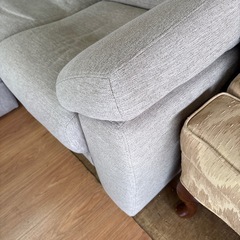 【ジャングル深井店】2人用ソファー 布 ベージュ オットマン付き リビング家具 堺市 深井【FU380】の画像