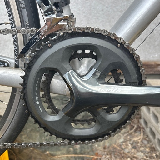 重量9.2kg　トレック　ドマーネALR4 カーボンフォーク