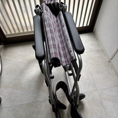 介助用車椅子　の画像