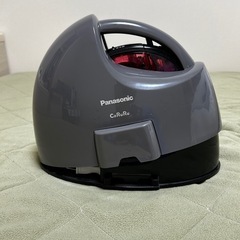 アイロンとアイロン台の画像