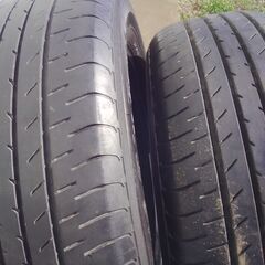 中古タイヤ4本セットYOKOHAMABluEarthE51 225／60R17引取りでお願いします。の画像