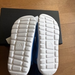 【新品】adidas キッズサンダル　20cmの画像