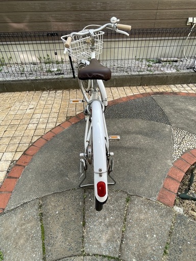 女の子　キッズ子供用自転車　オフホワイト　22インチ　イオンサイクル　