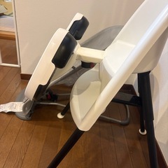 あすみが丘｜ベビービョルン バウンサー（メッシュ グレー）＋ハイチェア 白の画像