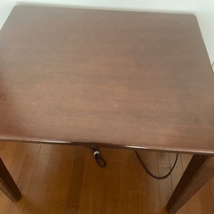 食卓テーブルの画像