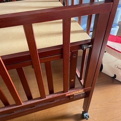 ベビーベッドの画像