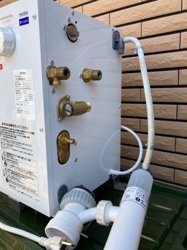 TOTO製小型電気温水器「湯ぽっと（REW06A1B1H）