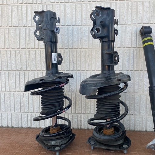 ZVW50プリウス　RSR ダウンサス サスペンションキット　純正　組み付け済み