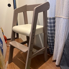 子供用　食事用の椅子　アイリスオーヤマの画像