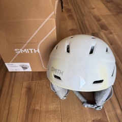 【SMITH】スキー・スノーボードヘルメット（変色あり・軽量）の画像