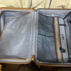 MOZのキャリーケースの画像