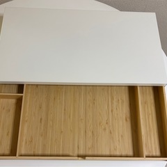 《3月25日までに取りに来てくれる方》IKEA ELLOVEN エロヴェンモニタースタンド引き出し付きホワイトの画像
