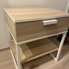 サイドテーブルの画像