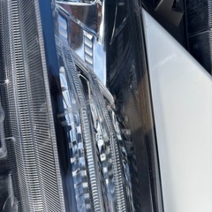 ヴェルファイア 30前期上級グレード　ヘッドライトの画像