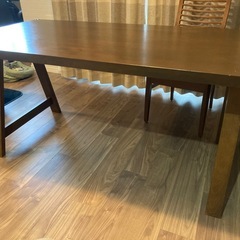 ダイニングテーブル4人用の画像