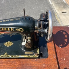 BROTHER（ブラザー）足踏みミシンの画像