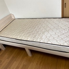 シングルベッドの画像